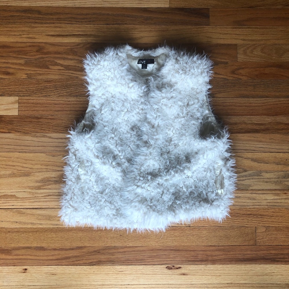 Fluffy ivory vest
